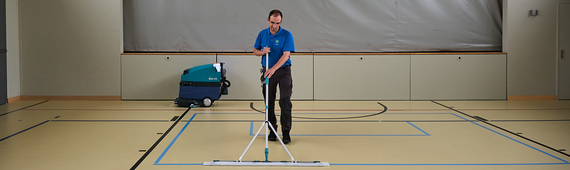 Cleaning robot in the sports hall